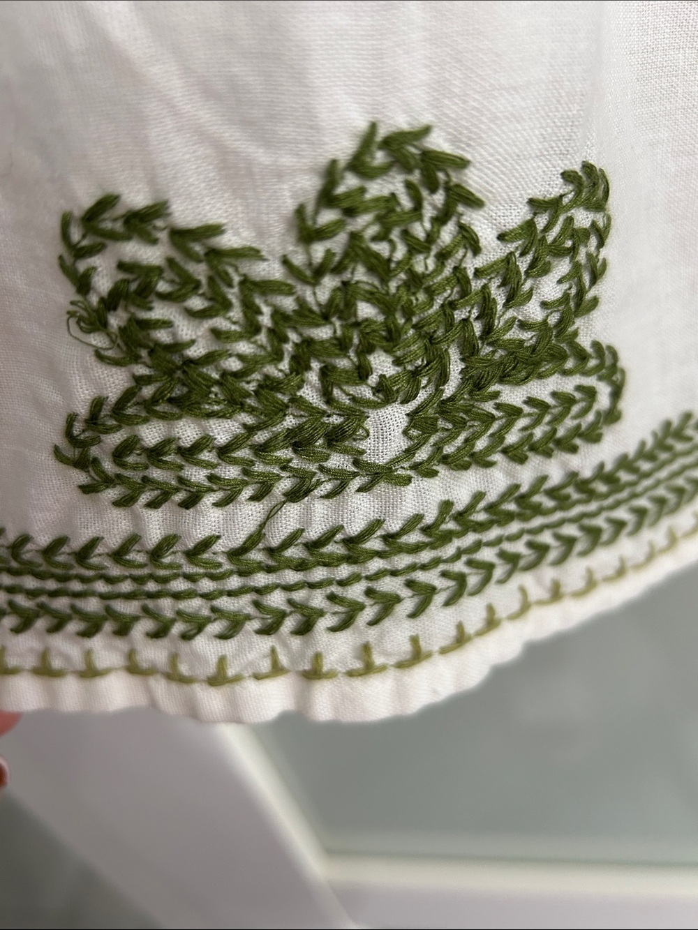 Zara LINEN DRESS  White with Olive Green Embroidery. size Small/Medium. - Picture 4 of 5